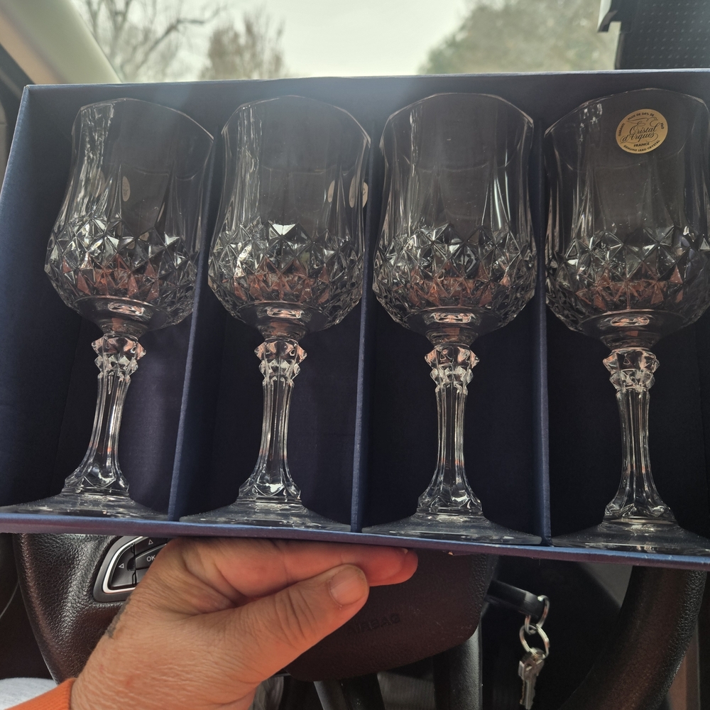 Longchamp Crystal Wine Glass Set - Clear Elegance